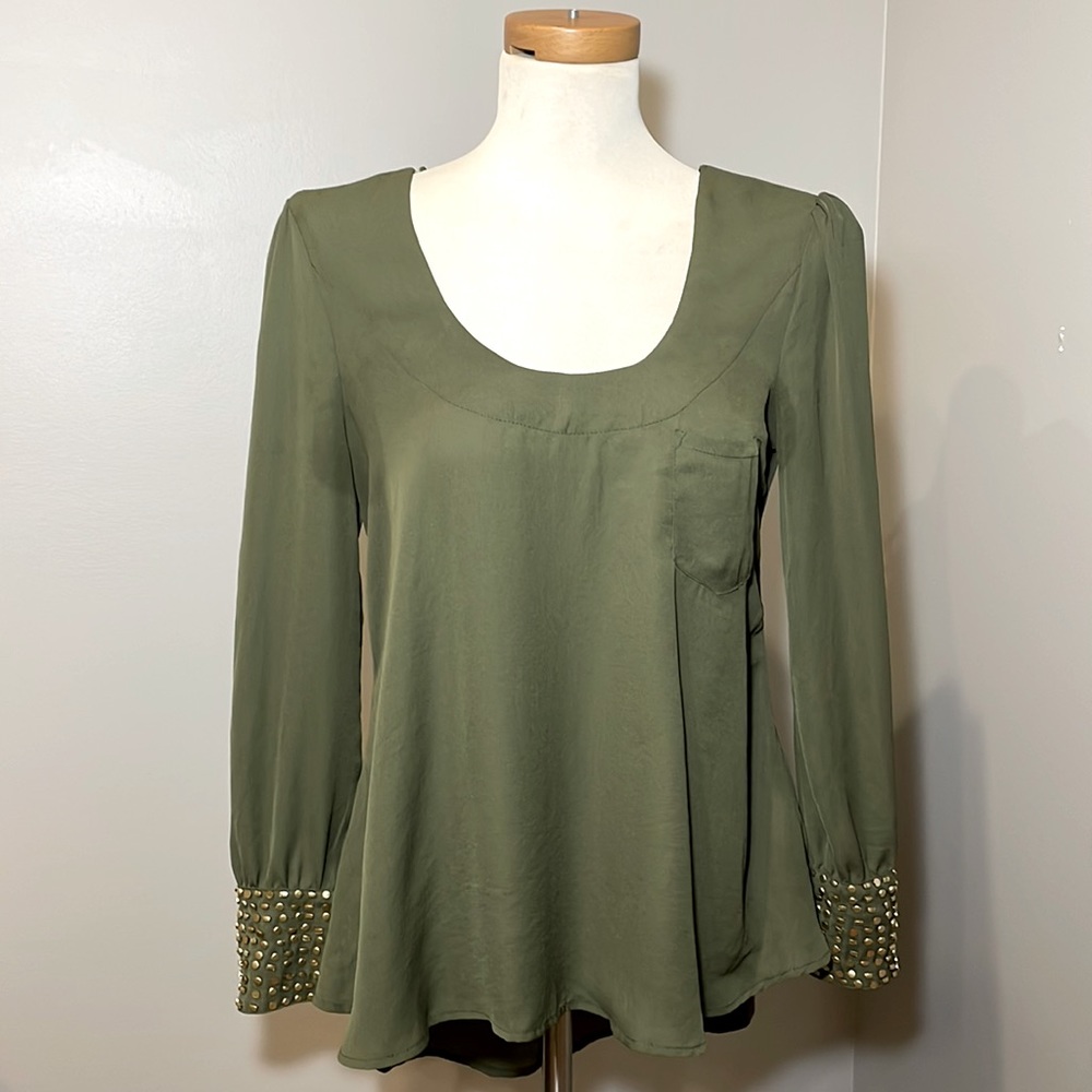 TILLY ANNE Long Sleeved Olive HiLo Blouse with Embellished Cuffs SMALL